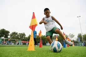 那个受伤倒地的瞬间让人揪心